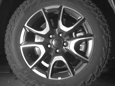 Used 2025 Jeep Compass Trailhawk AWD/4WD image 13
