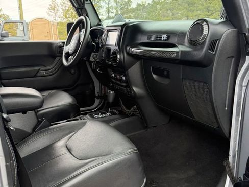 Used 2014 Jeep Wrangler Unlimited Sport AWD/4WD image 9