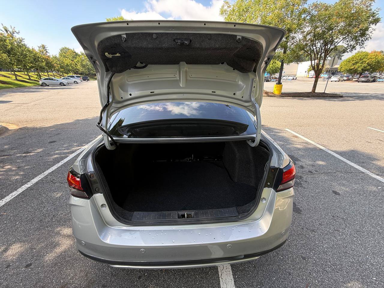 Used 2020 Nissan Versa S FWD image 23