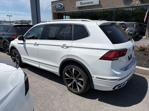 Used 2024 Volkswagen Tiguan SEL R-Line AWD/4WD image 4