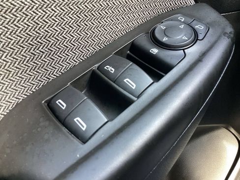 Used 2025 Chevrolet TrailBlazer LT AWD/4WD image 24