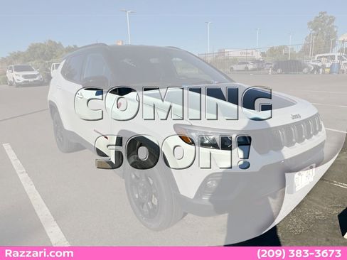 Used 2024 Jeep Compass Trailhawk AWD/4WD image 1
