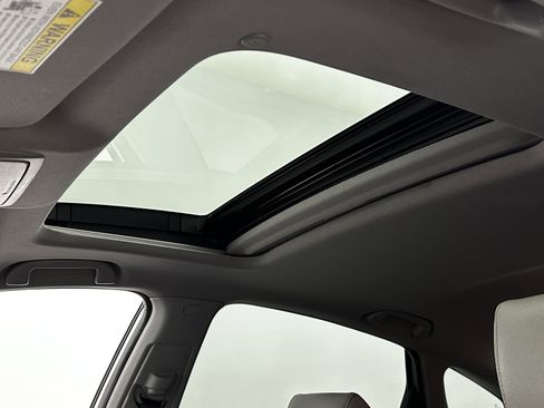 Used 2019 Honda Accord Touring image 6