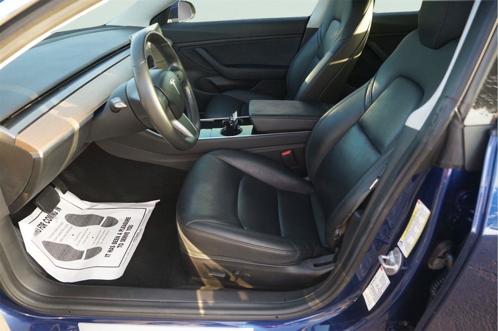 Used 2018 Tesla Model 3 Mid Range RWD image 9