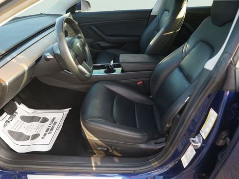 Used 2018 Tesla Model 3 RWD image 9