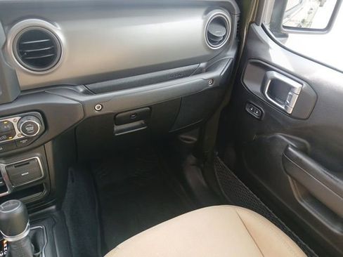 Used 2022 Jeep Gladiator Sport AWD/4WD image 29
