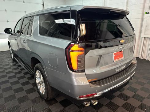 Used 2025 Chevrolet Suburban Premier AWD/4WD image 7