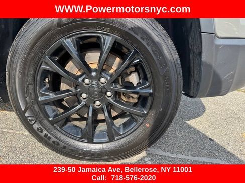Used 2023 Jeep Cherokee Altitude Lux AWD/4WD image 17