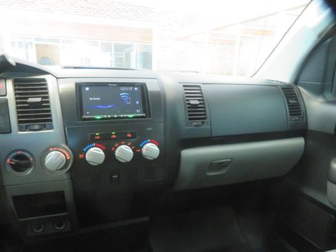 Used 2012 Toyota Tundra 4x4 Double Cab w/ Tow Pkg image 32