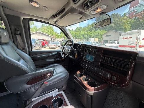 Used 2015 Chevrolet Express 2500 RWD image 95