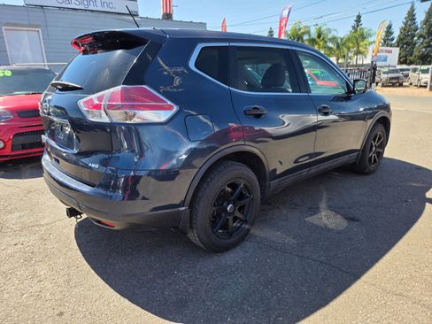 Used 2016 Nissan Rogue S w/ S Family Package AWD/4WD image 4