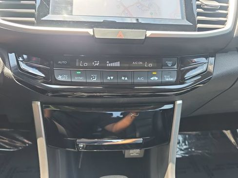 Used 2017 Honda Accord Touring image 17