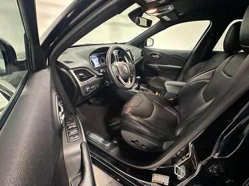 Used 2019 Jeep Cherokee High Altitude AWD/4WD image 20