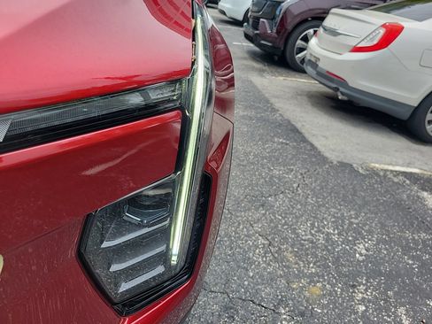 Used 2024 Cadillac XT4 Premium Luxury FWD image 4