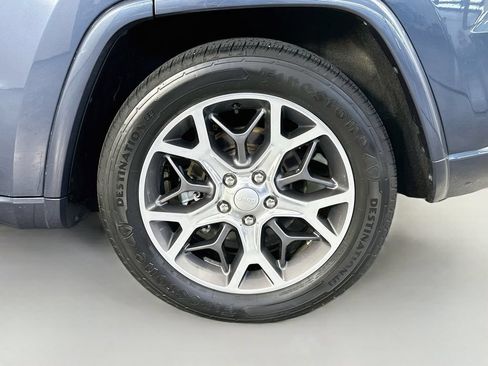 Used 2021 Jeep Grand Cherokee Overland AWD/4WD image 35