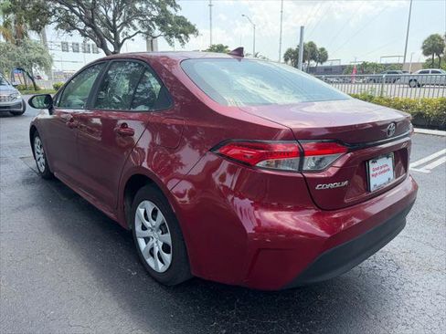 Used 2024 Toyota Corolla LE FWD image 4