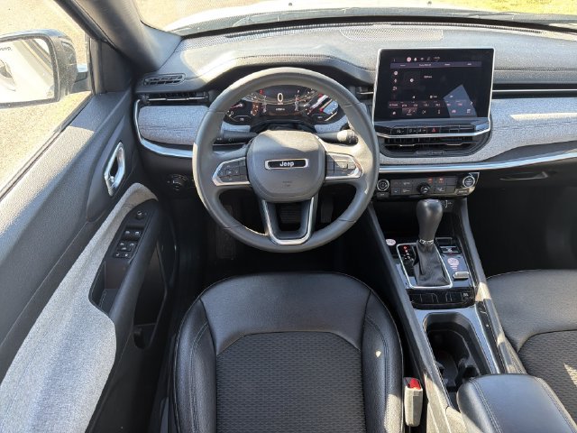 Used 2024 Jeep Compass Latitude AWD/4WD image 24