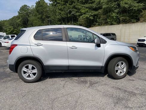 Used 2021 Chevrolet Trax LS w/ Tint and Cruise Package FWD image 2