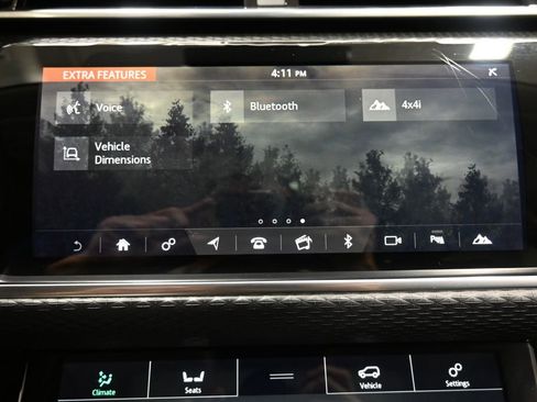 Used 2018 Land Rover Range Rover Velar S image 27