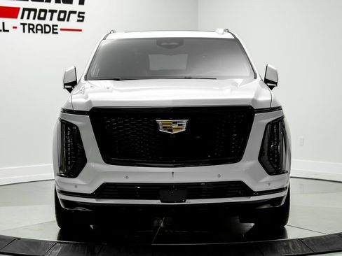 Used 2025 Cadillac Escalade Sport Platinum AWD/4WD image 2