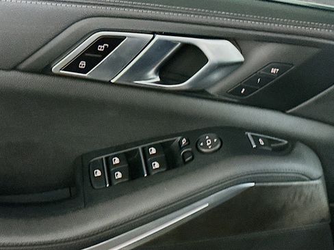 Used 2022 BMW X5 xDrive40i AWD/4WD image 15