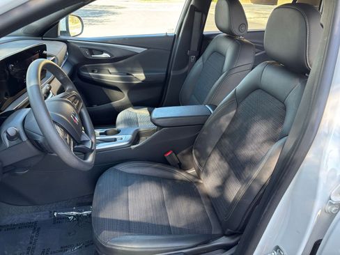 Used 2025 Buick Envista Preferred image 31