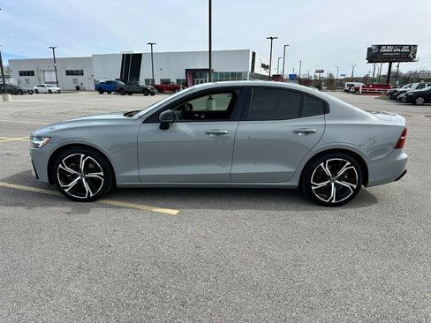Used 2024 Volvo S60 B5 Core image 2