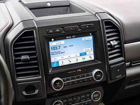 Used 2018 Ford Expedition Limited AWD/4WD image 24