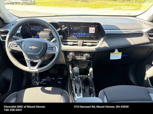 New 2026 Chevrolet TrailBlazer LT w/ LT Cold Weather Package FWD image 16