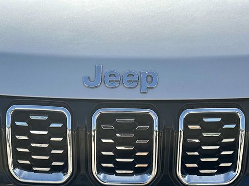 Used 2025 Jeep Compass Limited w/ Elite Group AWD/4WD image 12