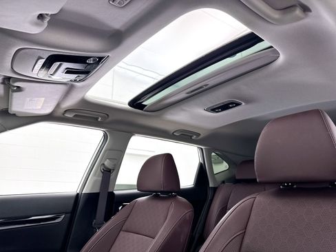 Certified 2022 Kia Seltos SX w/ Sunroof Package image 3