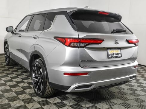 Used 2024 Mitsubishi Outlander AWD image 15