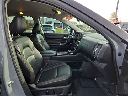 Certified 2023 Nissan Pathfinder SL image 15