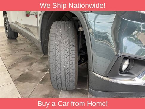 Used 2019 Chevrolet Traverse LT FWD image 17