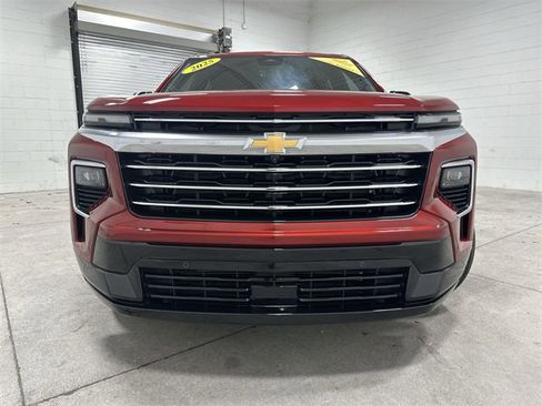 Used 2025 Chevrolet Traverse High Country image 10