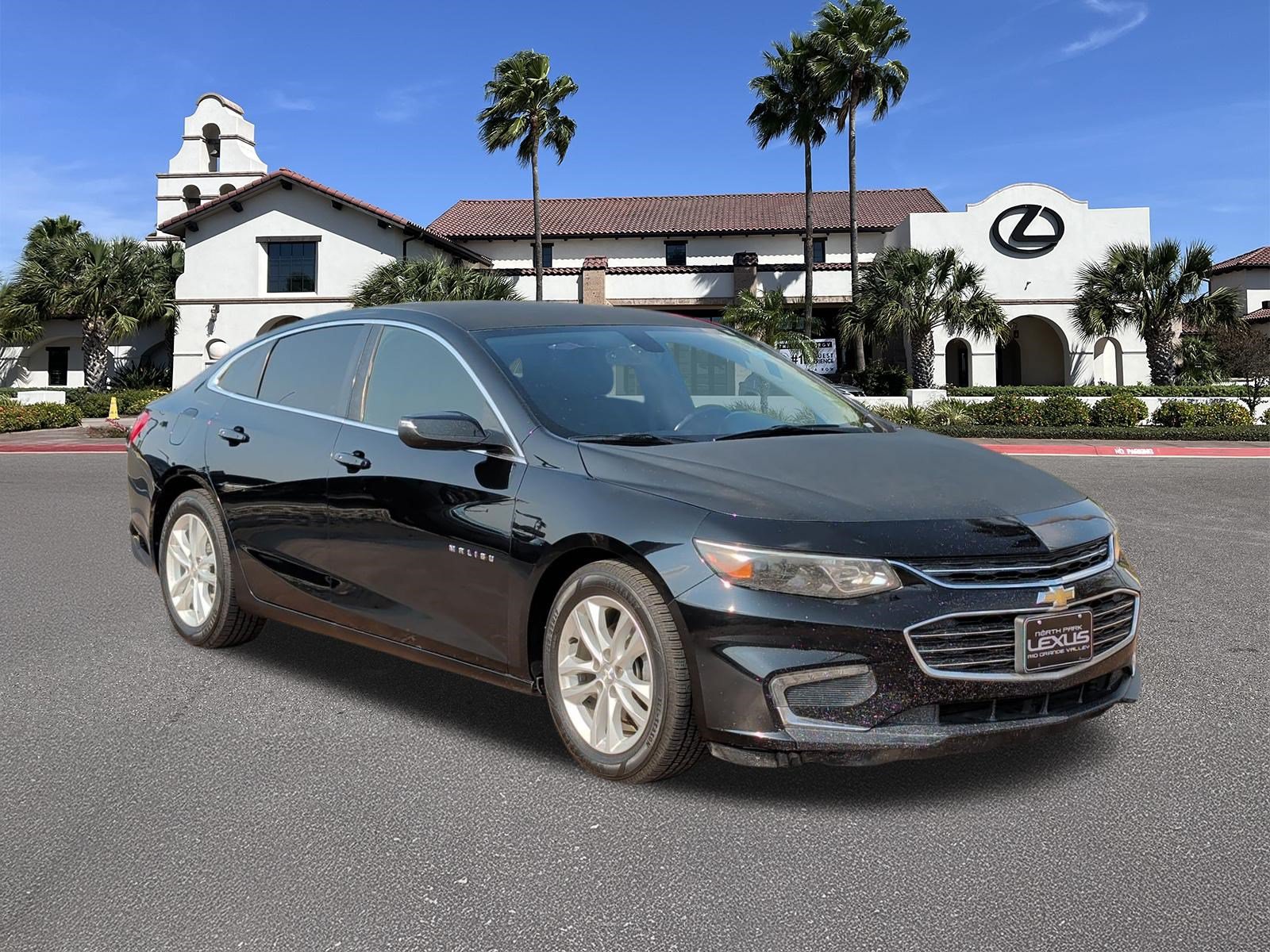 Used 2017 Chevrolet Malibu LT FWD image 1