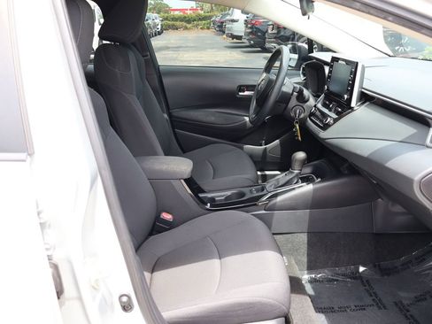 Used 2021 Toyota Corolla LE FWD image 26