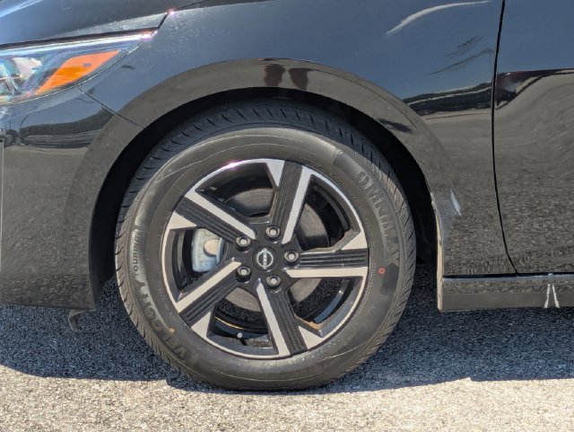Used 2025 Nissan Sentra SV FWD image 11