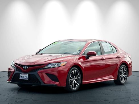 Used 2019 Toyota Camry SE FWD image 8