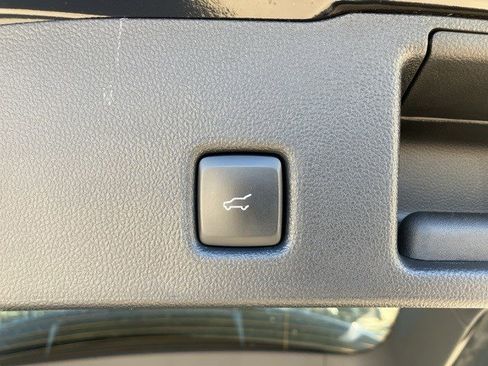 Used 2022 Ford Escape SEL image 24