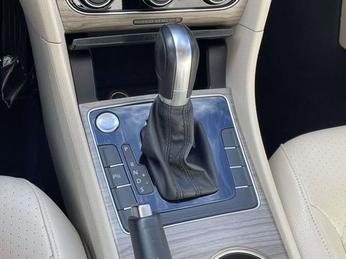 Used 2017 Volkswagen Passat 1.8T SE image 24