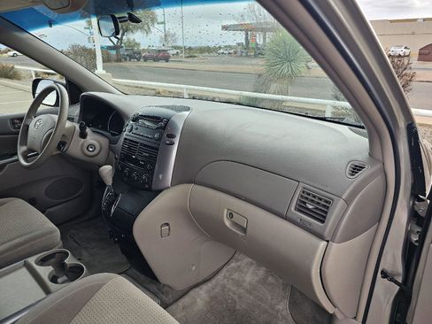 Used 2009 Toyota Sienna LE image 18