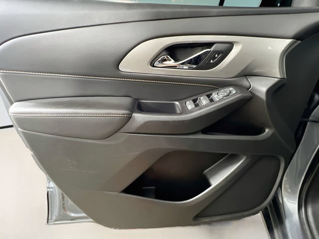 Used 2020 Chevrolet Traverse LS w/ LPO, Blackout Package FWD image 29