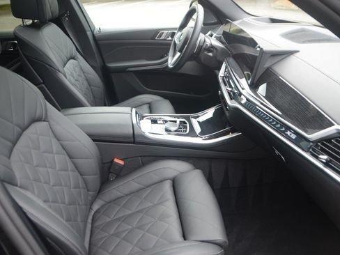 Used 2026 BMW X5 xDrive40i w/ M Sport Package AWD/4WD image 12