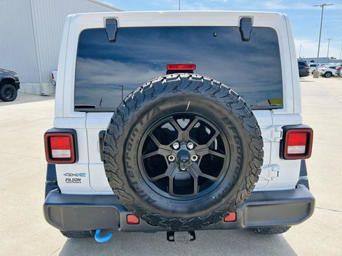 Used 2024 Jeep Wrangler Unlimited AWD/4WD image 37