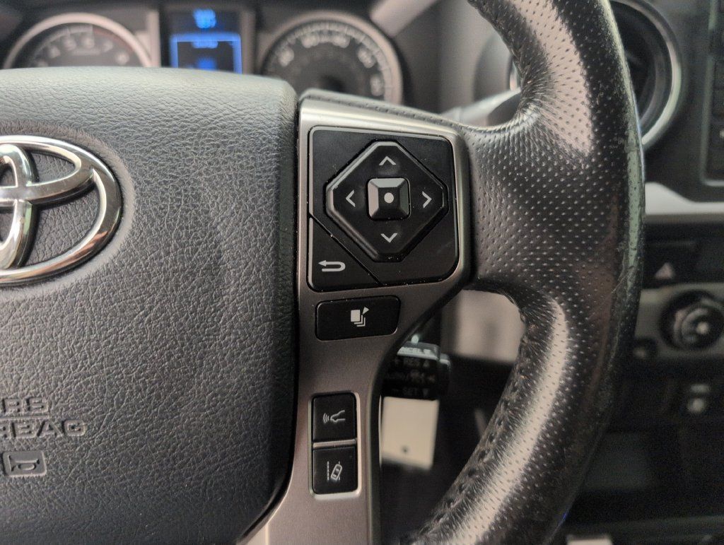Used 2018 Toyota Tacoma SR5 RWD image 30