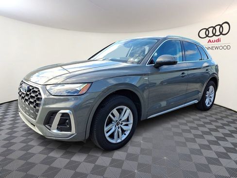 Used 2023 Audi Q5 2.0T Premium w/ Convenience Package AWD/4WD image 3