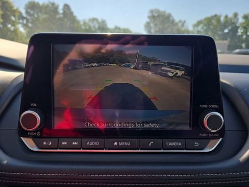 Used 2025 Nissan Rogue SV FWD image 28