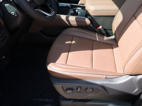 New 2026 Chevrolet Suburban High Country image 11