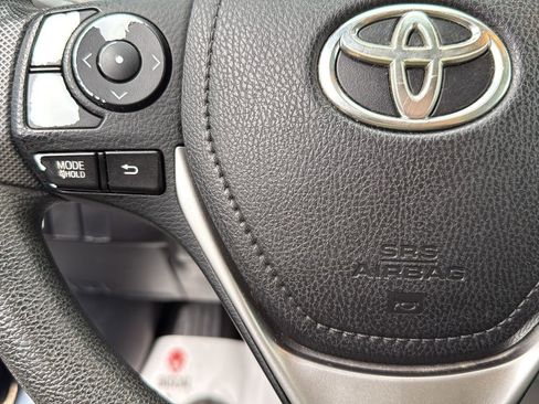 Used 2015 Toyota Corolla LE FWD image 16